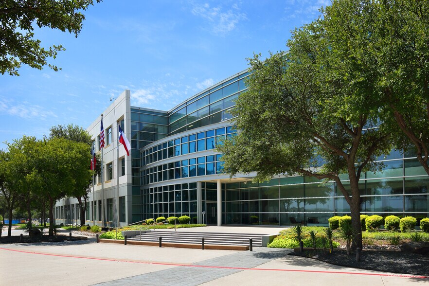 More Photos Of 5000 Headquarters Dr, Plano Office For Lease