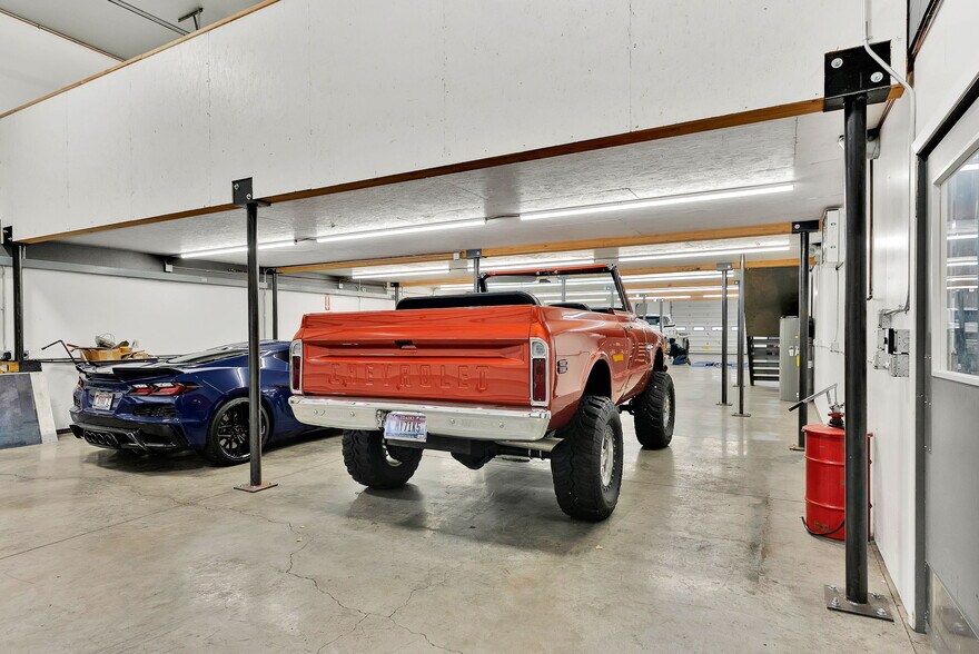 More Photos Of 11445 N Reed Rd, Hayden Warehouse For Lease