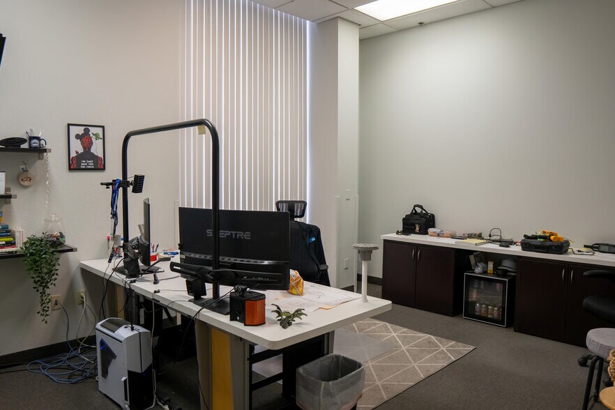 More Photos Of 3750 W Indian School Rd, Phoenix Warehouse For Lease
