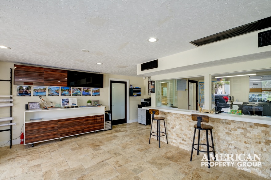 More Photos Of 520 Colonia Ln E, Nokomis Showroom For Sale