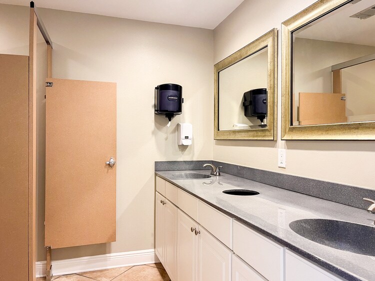 More Photos Of , Baton Rouge Office For Sale