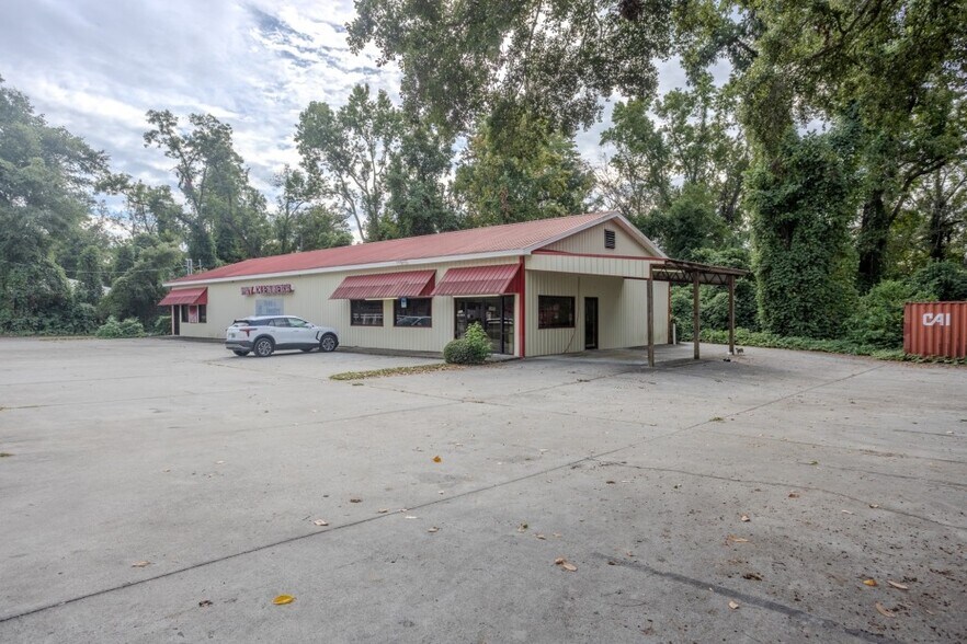 More Photos Of 244 N College St, Statesboro Flex For Sale