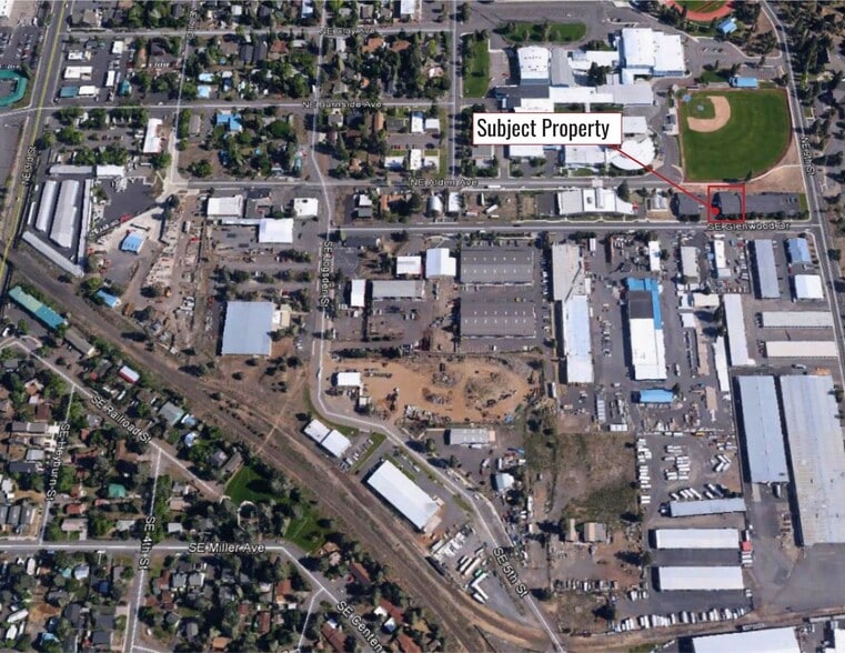 More Photos Of 742-746 SE Glenwood Dr, Bend Manufacturing For Lease
