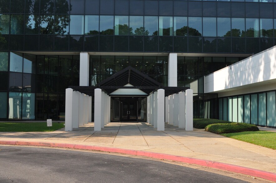 More Photos Of 1110 Montlimar Dr, Mobile Office For Lease