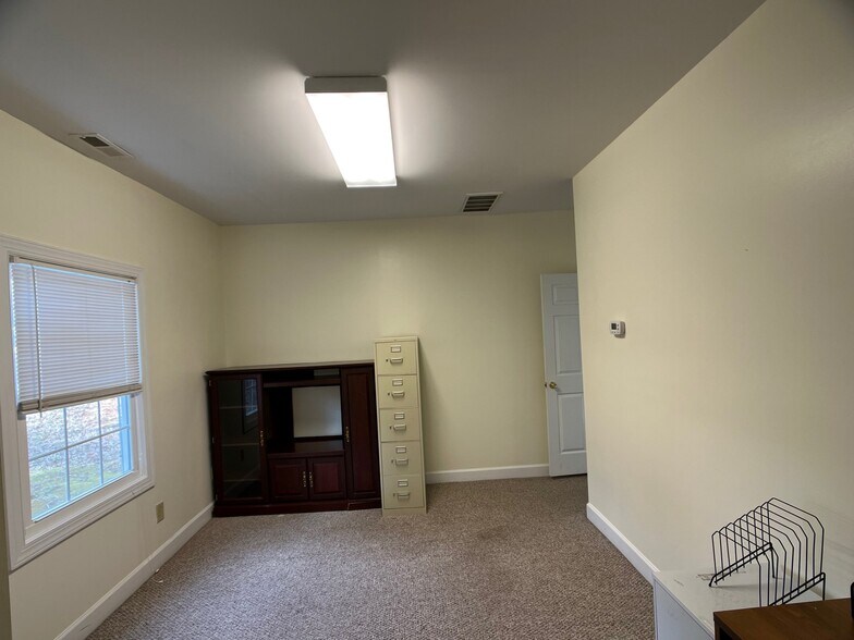 More Photos Of 203 W Nash St, Louisburg Office For Lease