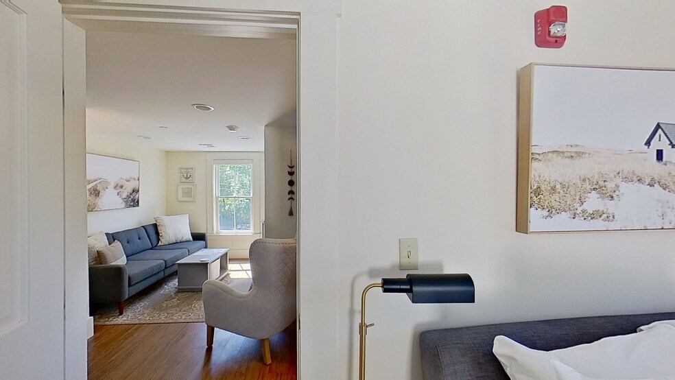 More Photos Of 15 Newmarket Rd, Durham Freestanding For Sale