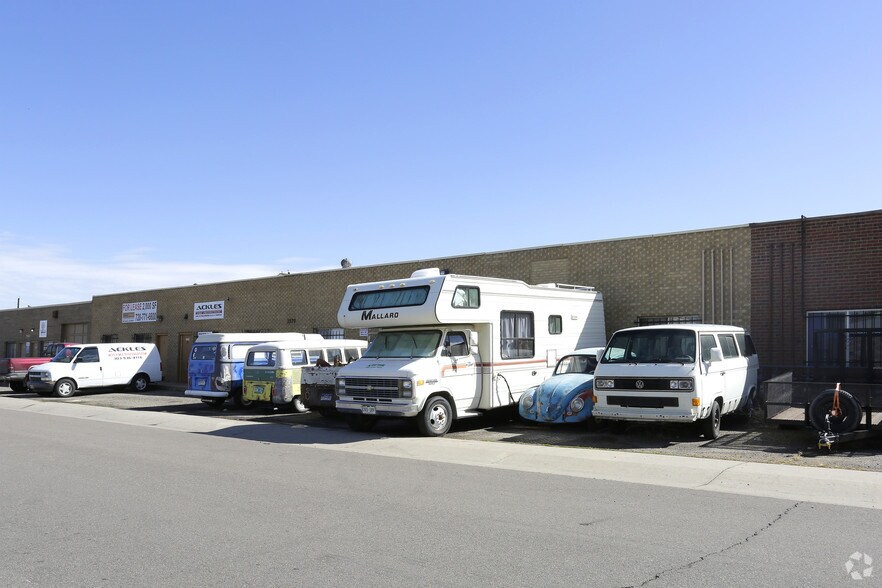 More Photos Of 2370 S Kalamath St, Denver Warehouse For Lease