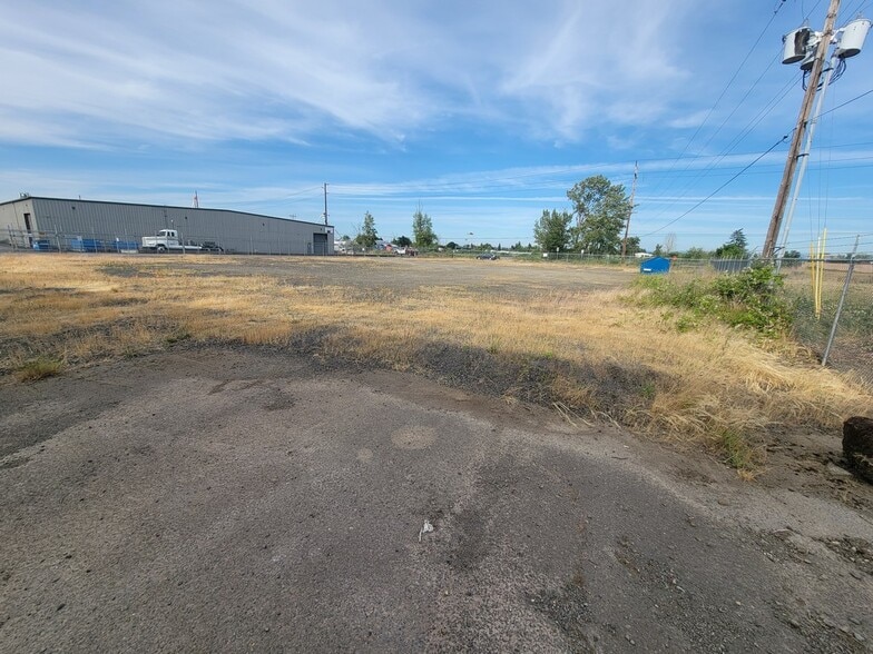 More Photos Of 1895 16th St SE, Salem Land For Lease
