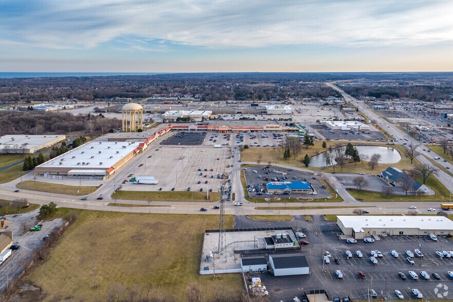 More Photos Of 2211-2417 S Green Bay Rd, Racine Unknown For Lease