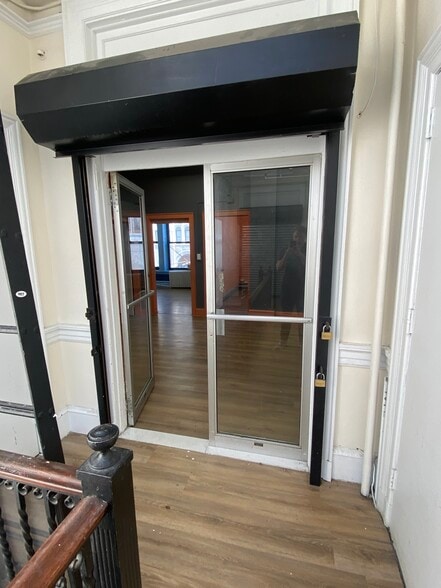 More Photos Of 370 E 149th St, Bronx Office For Lease