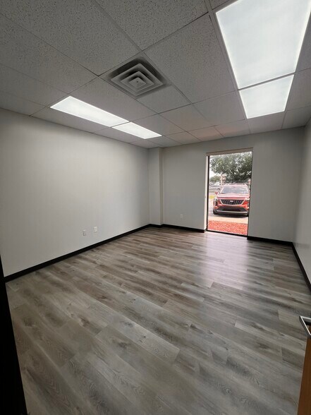 More Photos Of 11950 Alief Clodine Rd, Houston Light Distribution For Lease