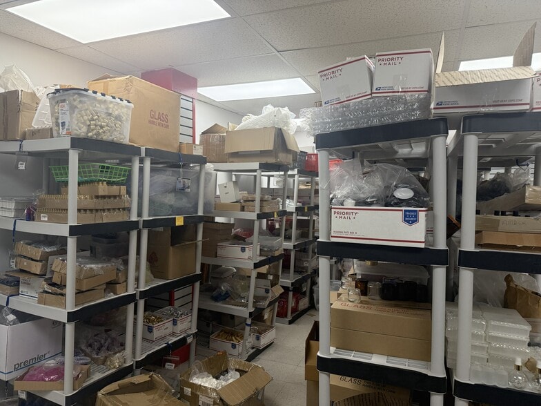 More Photos Of 1155-1157 Hempstead Tpke, Franklin Square General Retail For Lease