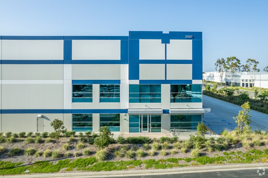 More Photos Of 2001 E Cashdan St, Compton Warehouse For Lease