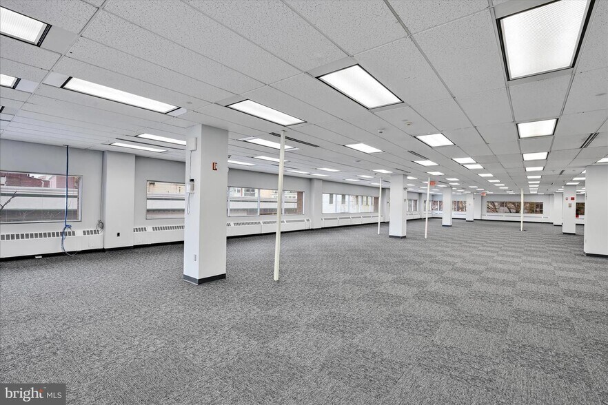 More Photos Of 19 N 6th St, Reading Office For Sale