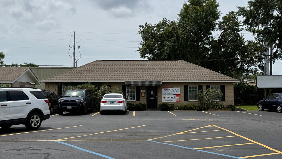 More Photos Of 1310 Bienville Blvd, Ocean Springs Office For Lease