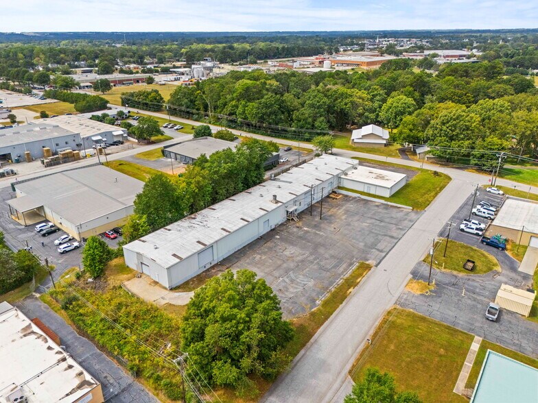 More Photos Of 201 Greer Dr, Simpsonville Warehouse For Sale