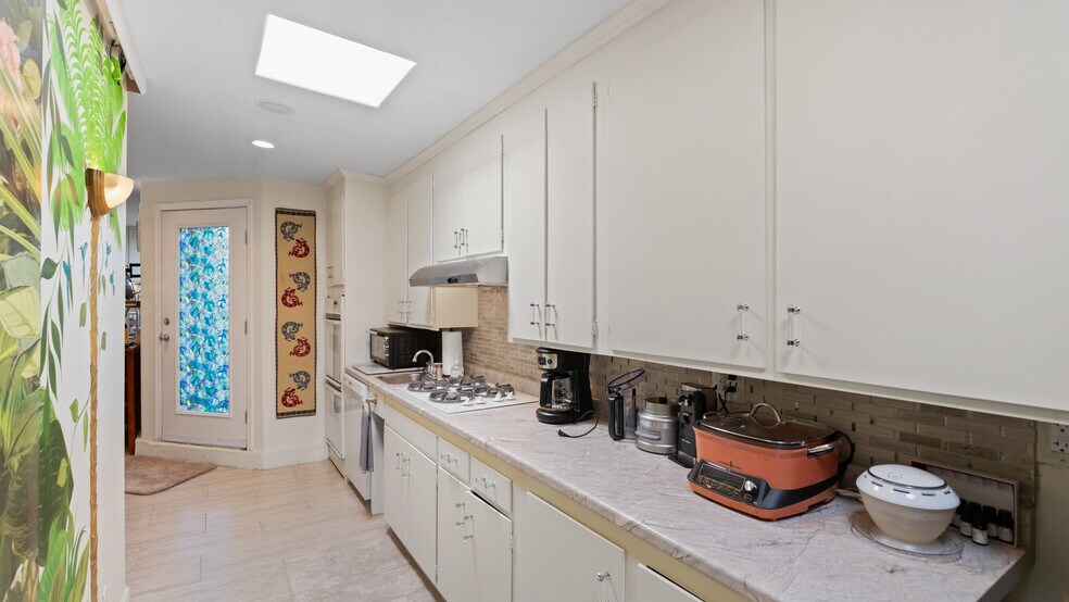 More Photos Of 1403 Rowena Way, Sacramento Specialty For Sale