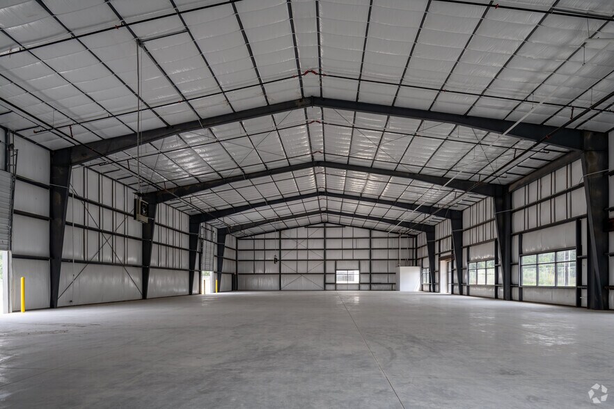 More Photos Of 4437 Supply Ct, Austin Unknown For Lease