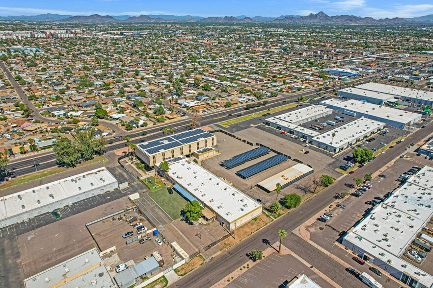More Photos Of 3001 W Indian School Rd, Phoenix Office For Sale