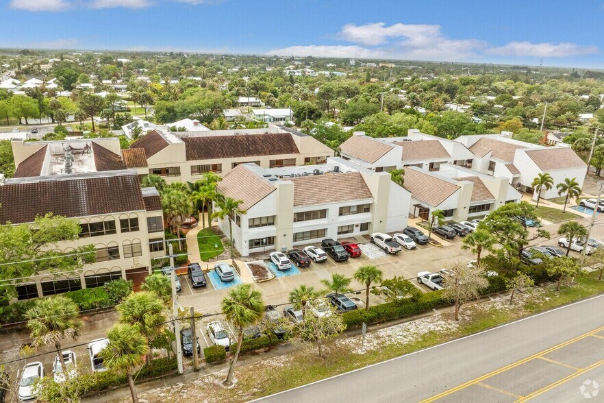 Primary Photo Of 900 SE Ocean Blvd, Stuart Medical For Sale