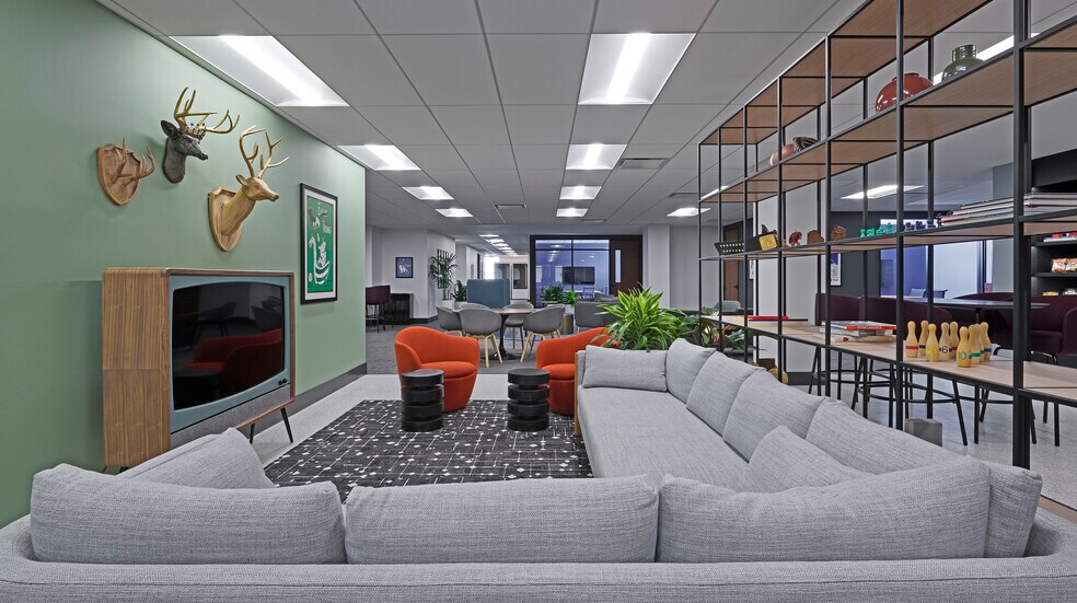 More Photos Of 625 Marquette Ave, Minneapolis Office For Sale