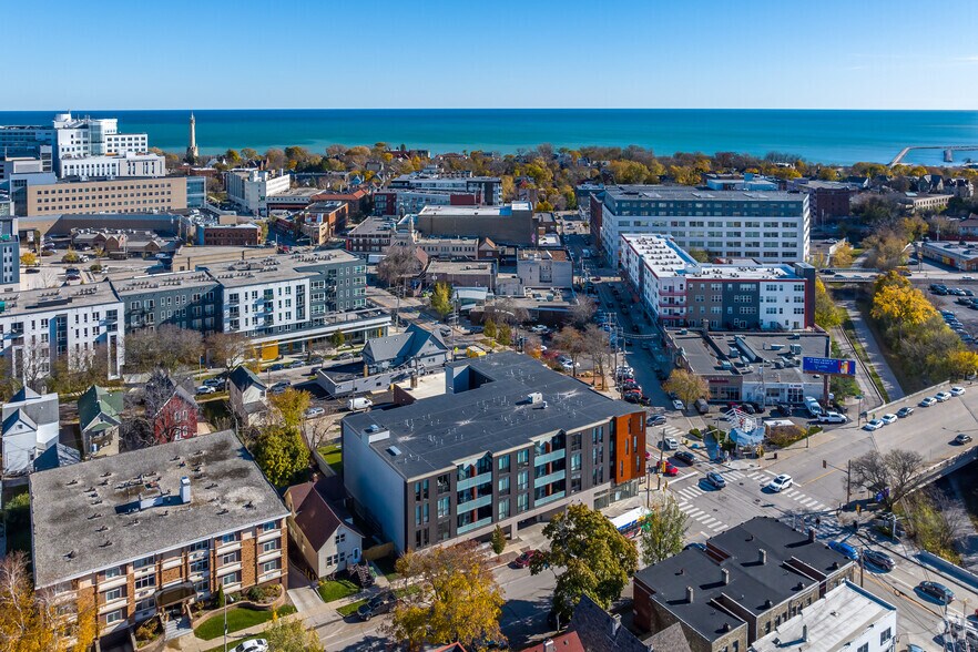 More Photos Of 2310 N Oakland Ave, Milwaukee Apartments For Lease