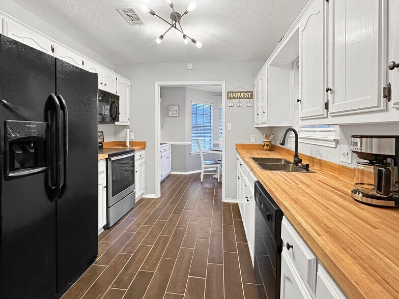 More Photos Of 503 S Arizona Dr, Celina Loft Creative Space For Lease