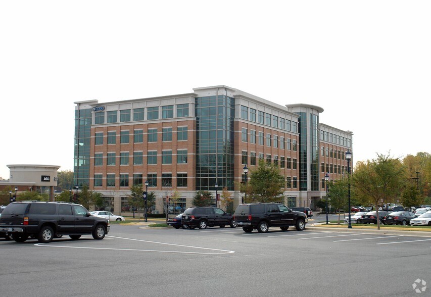 More Photos Of 11880-11950 Grand Commons Ave, Fairfax Unknown For Lease