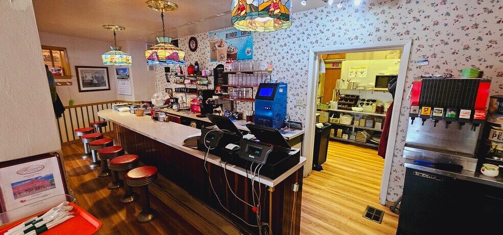 More Photos Of 102 Elkader St, Strawberry Point Hotel For Sale