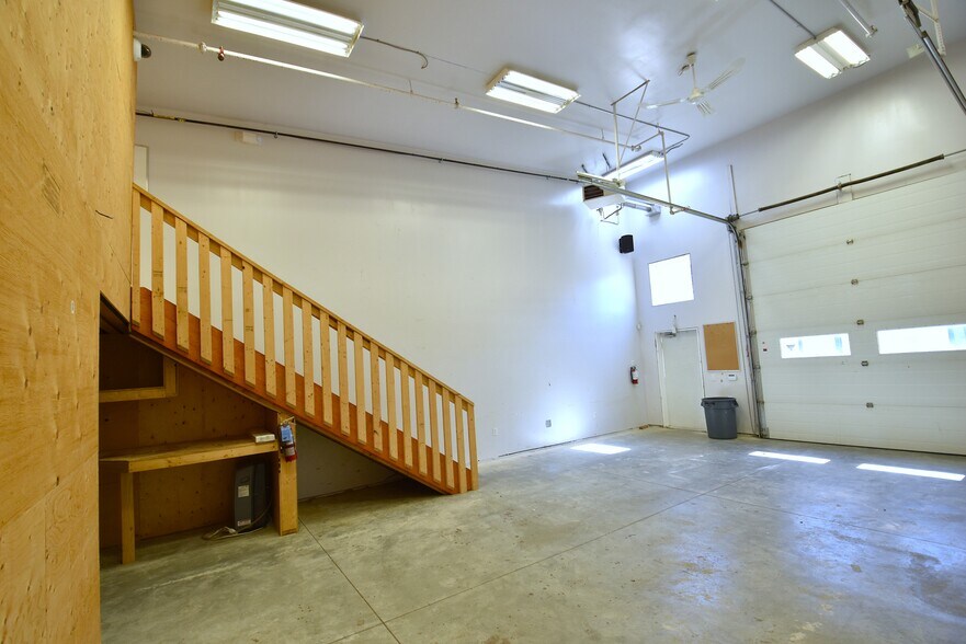 More Photos Of 9903 209 St NW, Edmonton Warehouse For Sale