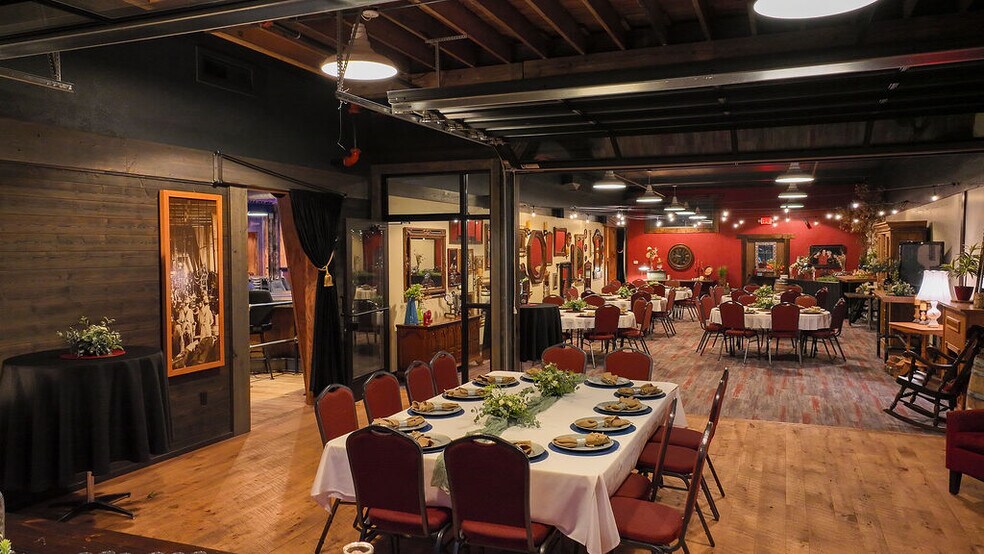 More Photos Of 234 Walnut St, Spooner Restaurant For Sale