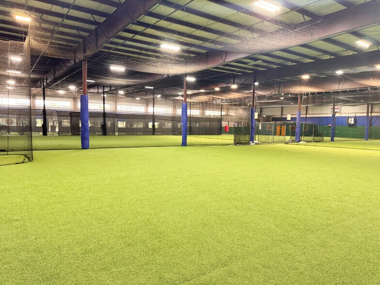 More Photos Of 8840 S 137th Cir, Omaha Warehouse For Lease