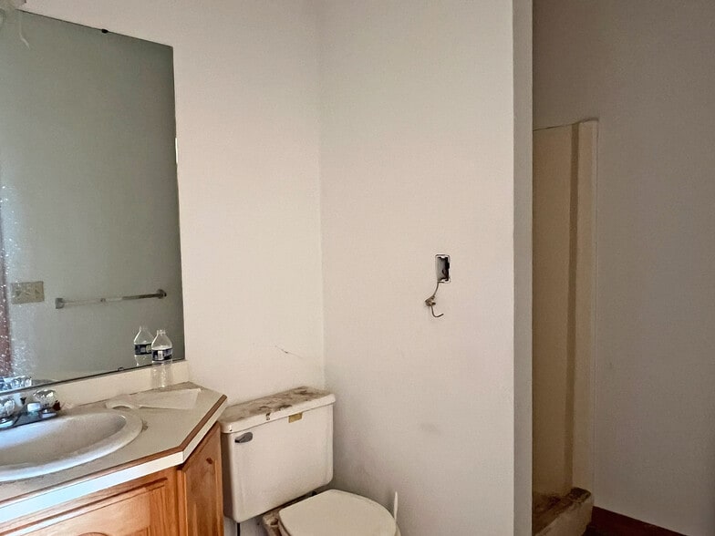 More Photos Of 9711 Perry Hwy, Waterford Warehouse For Sale