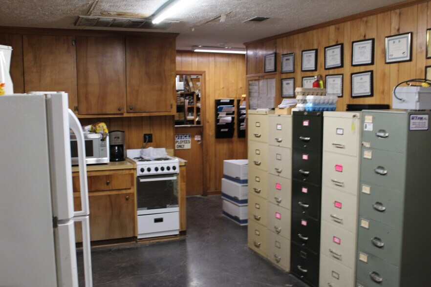 More Photos Of 4769 I-55 South Frontage Road, Jackson Warehouse For Sale