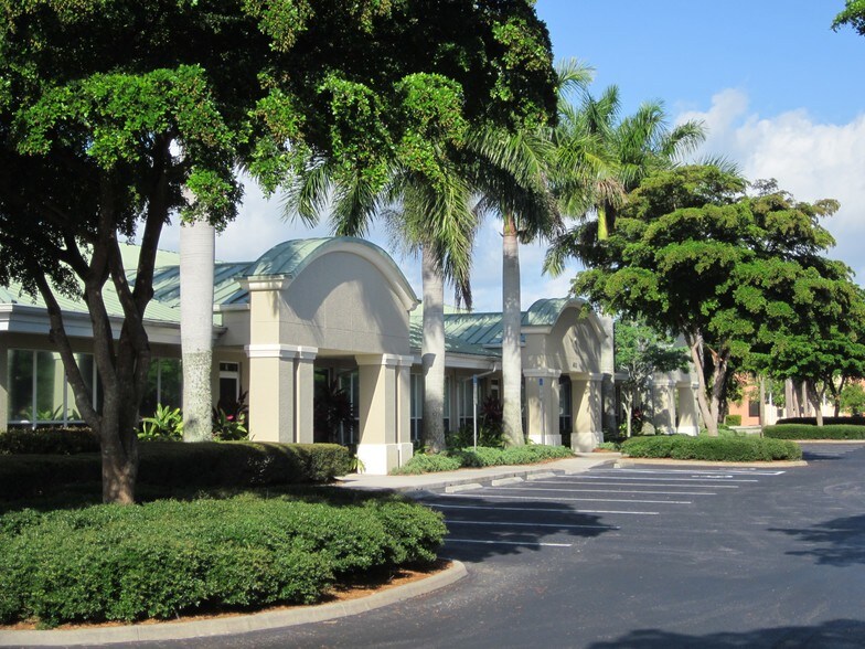 More Photos Of 6801 Palisades Park Ct, Fort Myers Medical For Lease