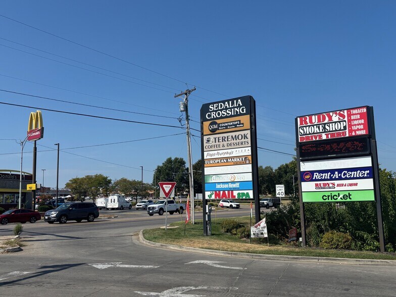 More Photos Of 3040 W Broadway Blvd, Sedalia Unknown For Lease