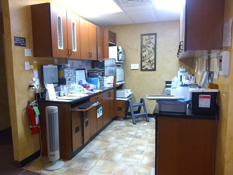 More Photos Of 93 Bridge Plaza Dr, Manalapan Township Healthcare For Lease