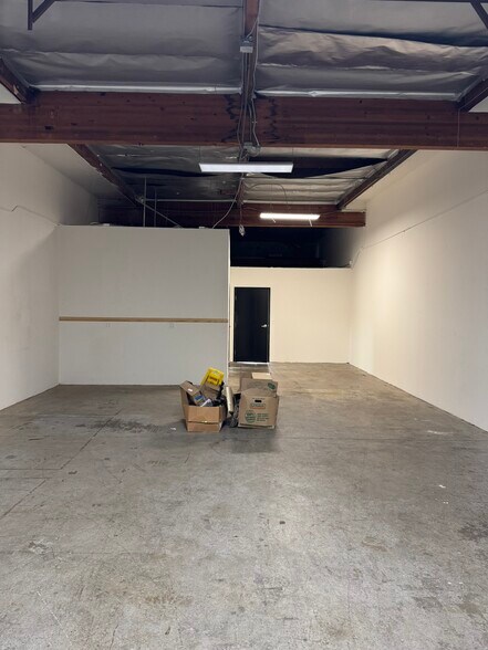 More Photos Of 2633 E 28th St, Signal Hill Research And Development For Lease