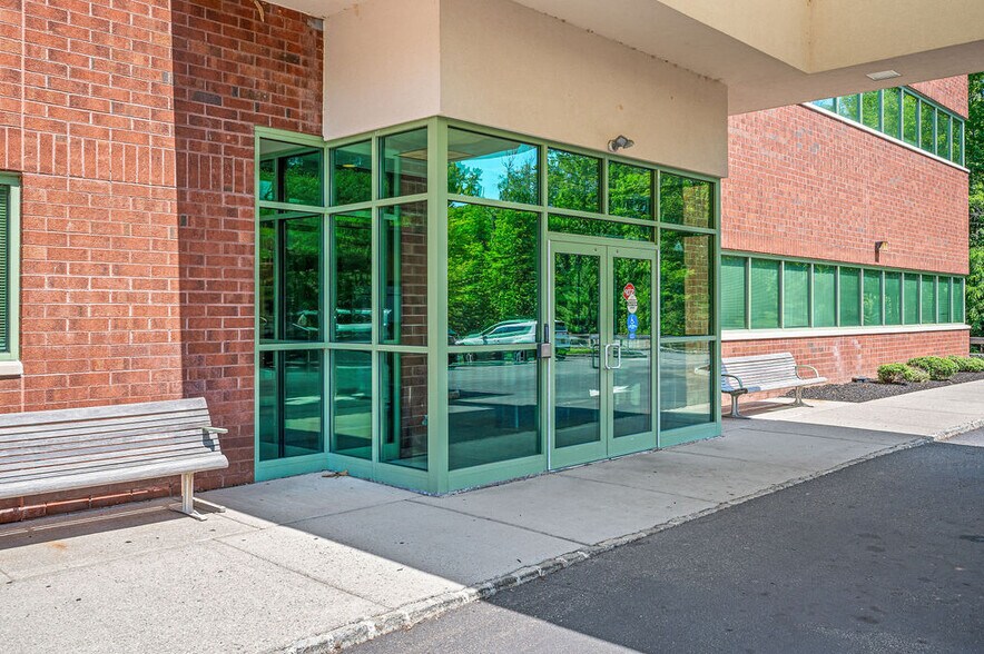 More Photos Of 800 Bunn Dr, Princeton Medical For Lease