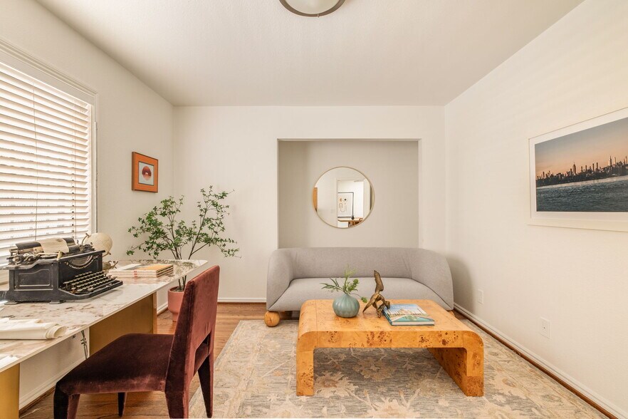 More Photos Of 121 N Avenue 59, Los Angeles Office Residential For Sale