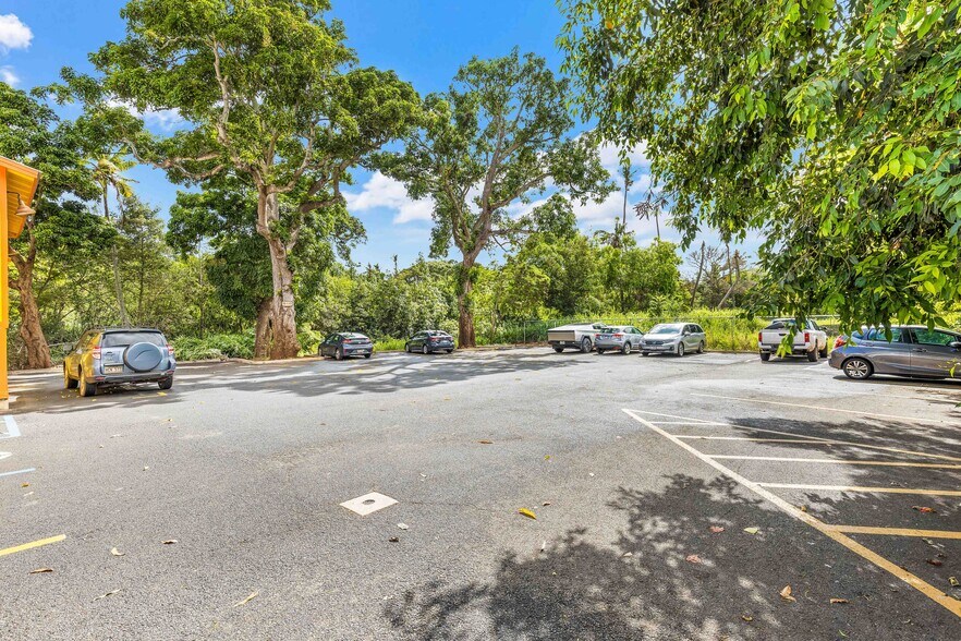 More Photos Of , Haleiwa General Retail For Sale