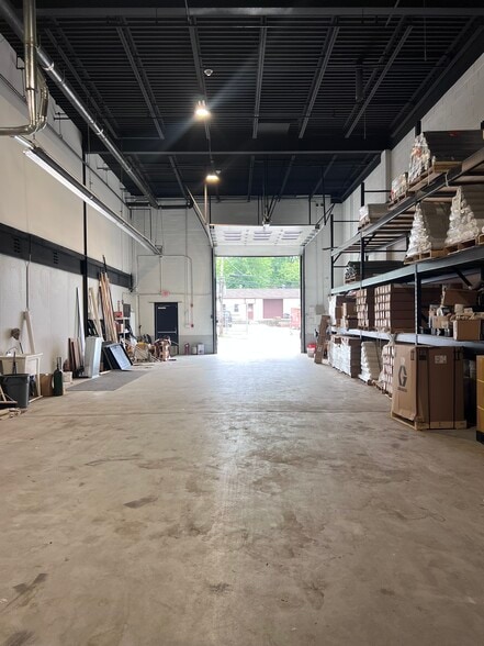 More Photos Of 691 Saw Mill River Rd, Yonkers Warehouse For Sale