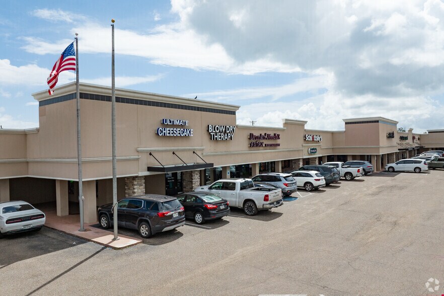 More Photos Of 4200-4250 S Alameda St, Corpus Christi Storefront For Lease