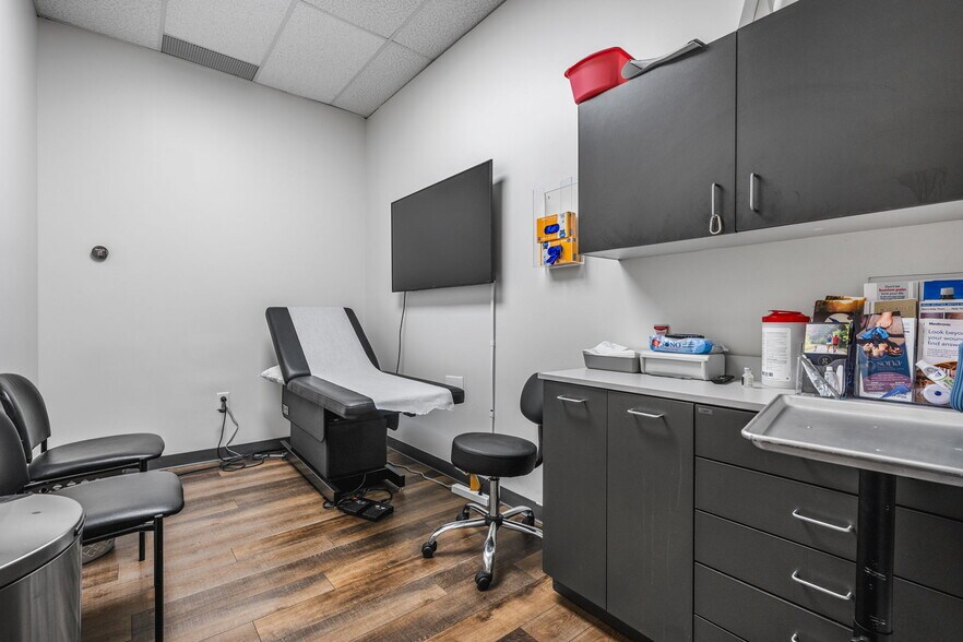 More Photos Of 1075 Whitlock Ave, Marietta General Retail For Lease