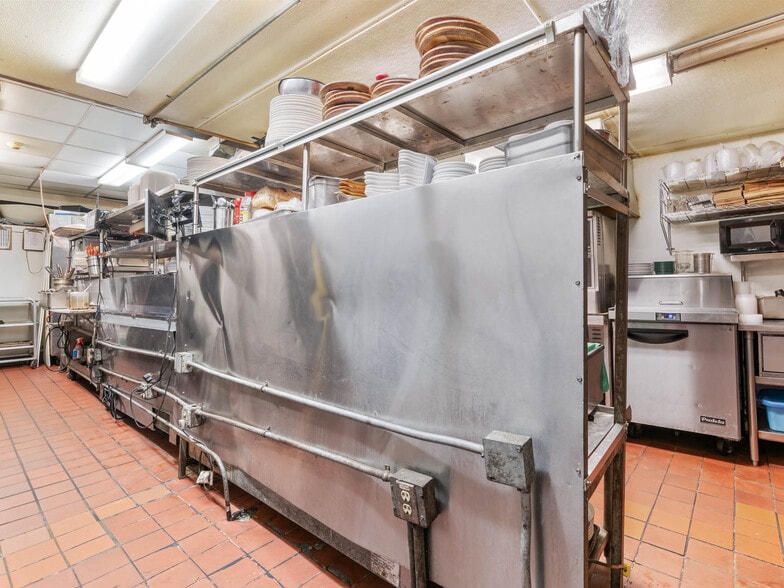 More Photos Of 176 Columbus Ave, Pawtucket General Retail For Sale