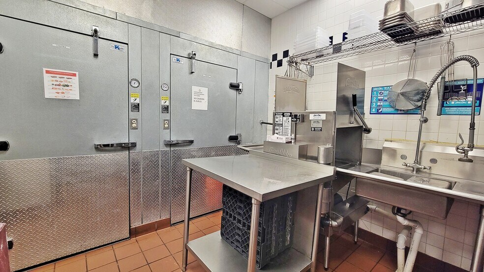 More Photos Of 5050 Langston Blvd, Arlington Restaurant For Sale