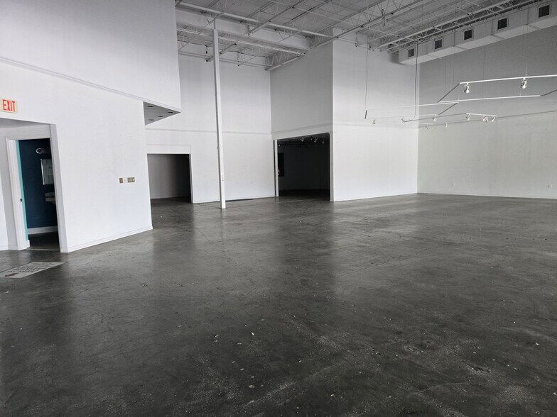 More Photos Of 625 N Dale Mabry Hwy, Tampa Freestanding For Lease
