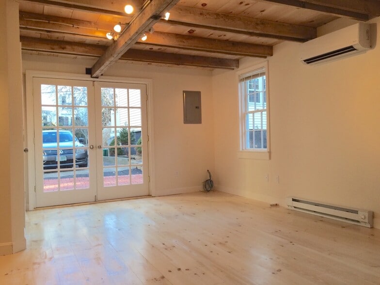 More Photos Of 426 Middle St, Portsmouth Office Residential For Lease