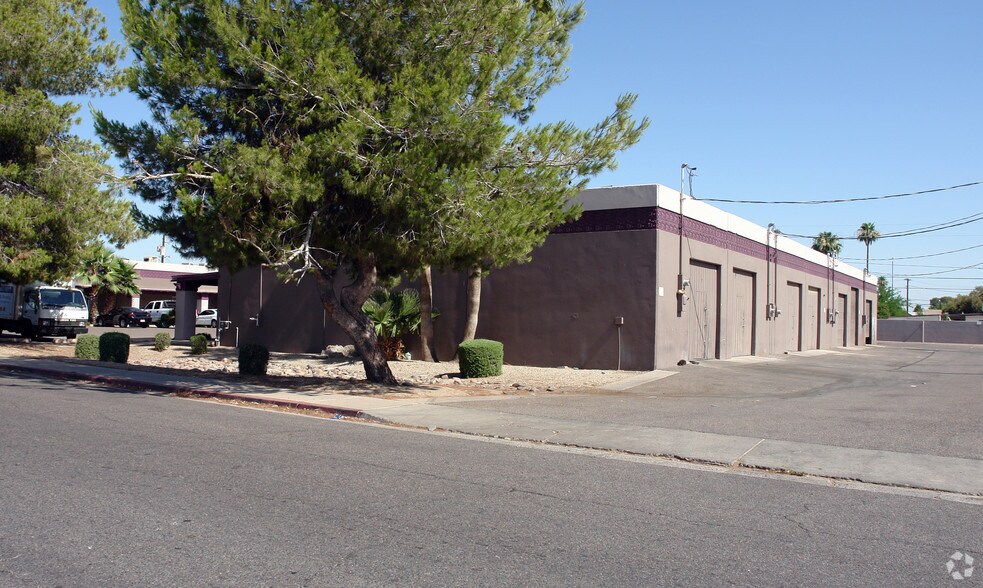 More Photos Of 320 E 10th Dr, Mesa Warehouse For Lease