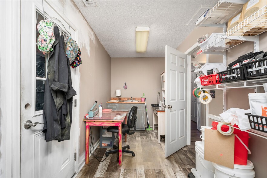 More Photos Of 142 West Ave, Crossville Medical For Sale